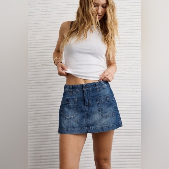 American Eagle Outfitters Dresses & Skirts - American Eagle Y2K Cargo Pocket Denim Mini Skirt
